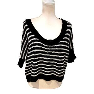 Yarn Art black/white striped oversized scoop neck cropped sweater size small